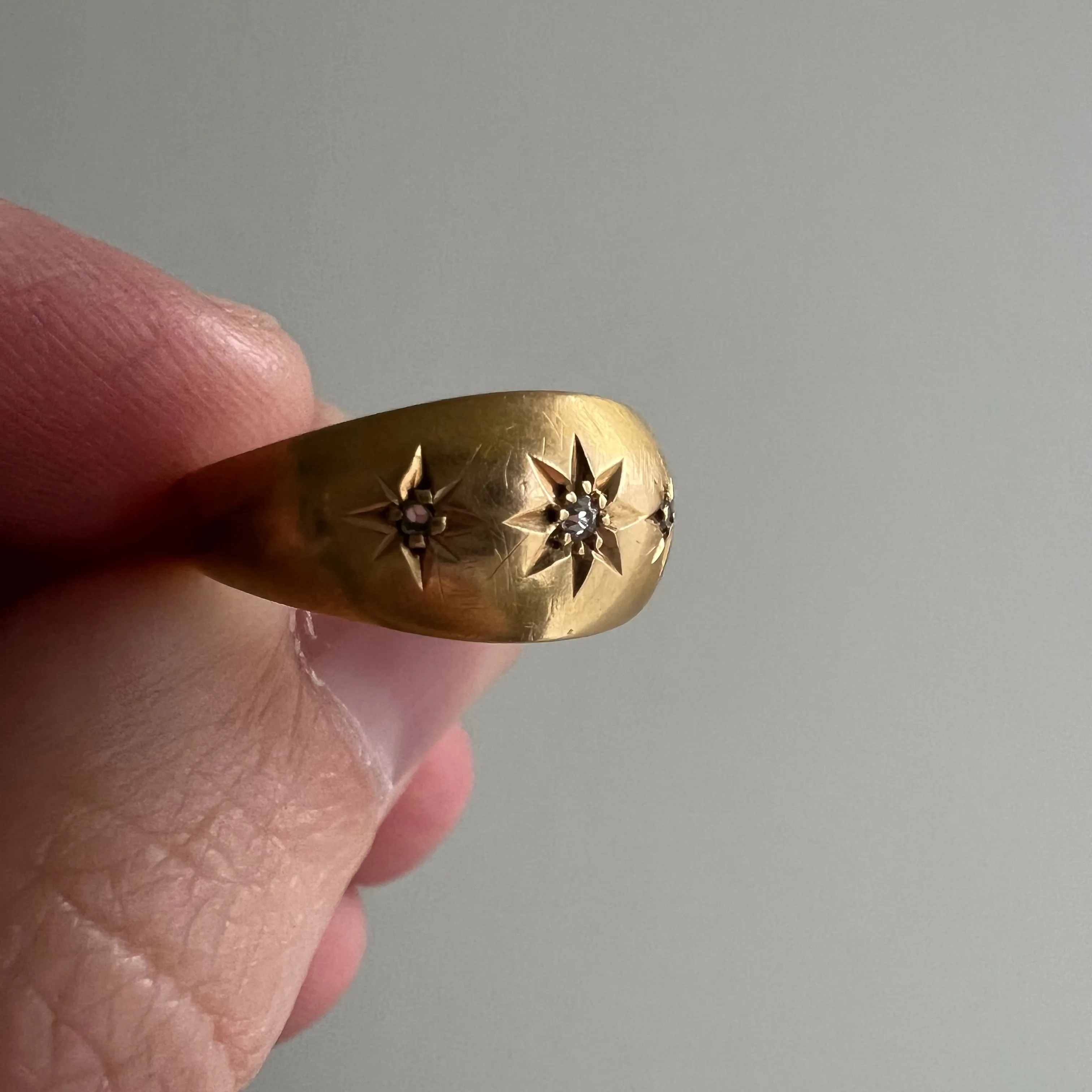 A N T I Q U E // starscape / 18k bright yellow gold ring with diamonds / size 6.25 to 6.5