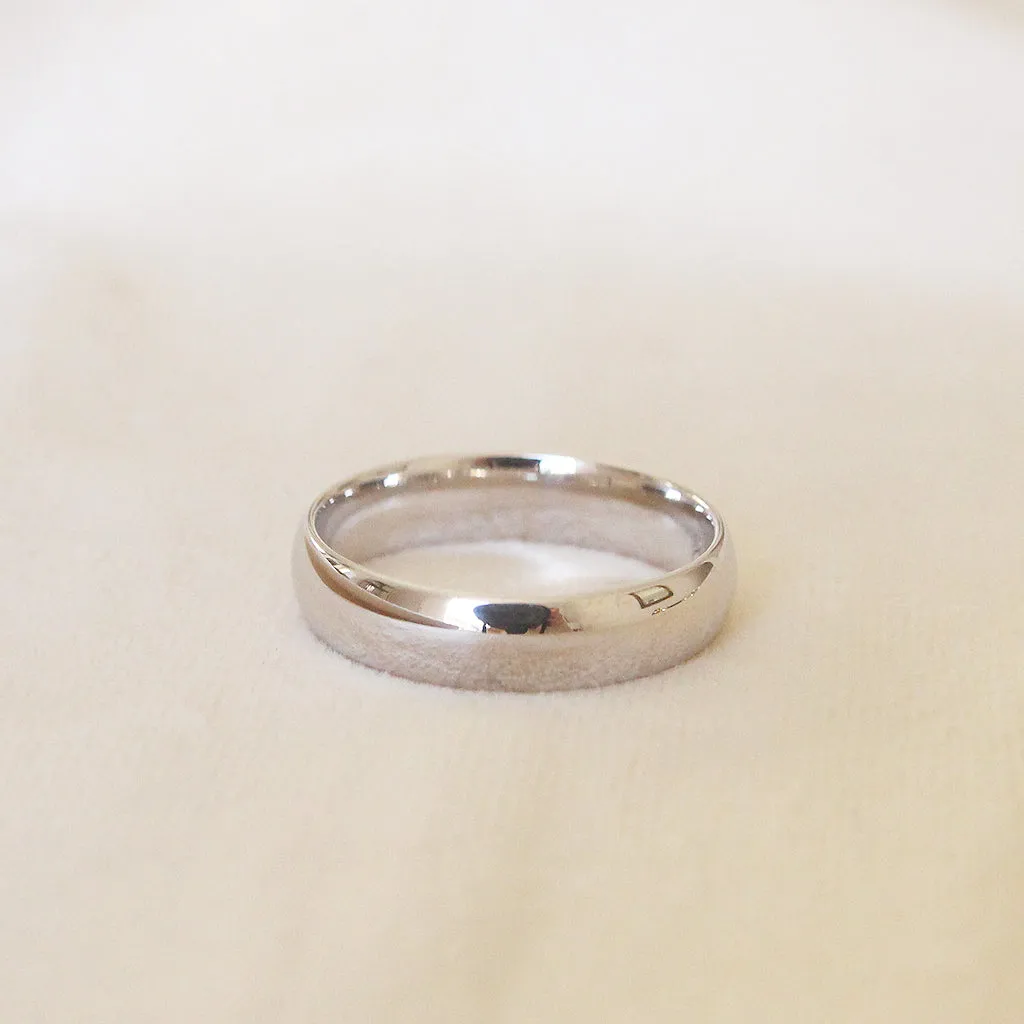 The Court Shape Wedding Band